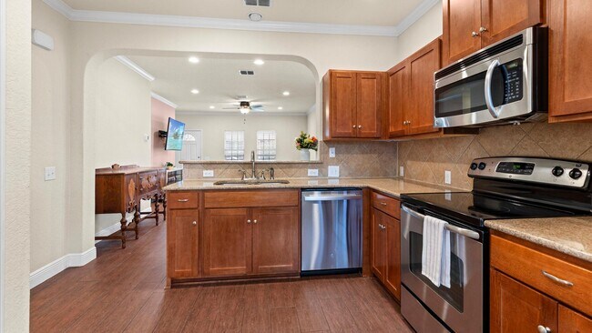 Building Photo - Beautifully Updated Smart Home Near Downtown San Antonio