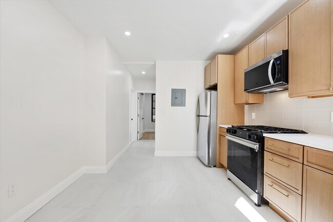 Building Photo - 346 Liberty Ave