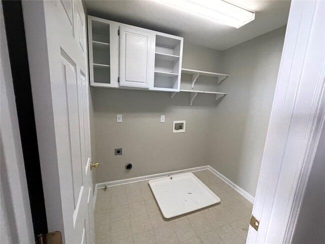 Building Photo - 807 Slope Creek Way