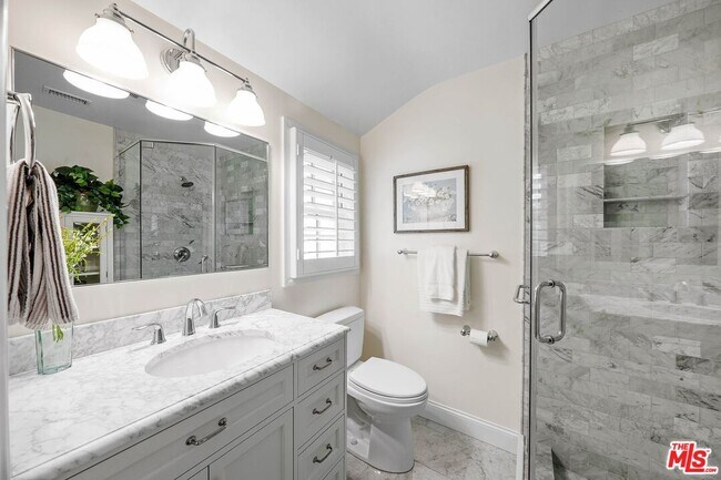 Building Photo - 15434 Sutton St