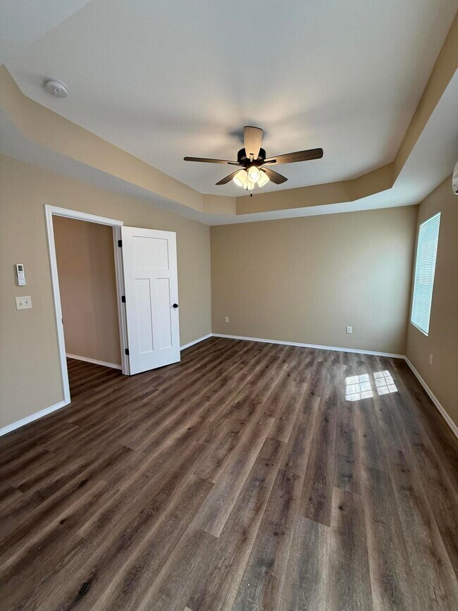 Building Photo - 202 Ruby Ln