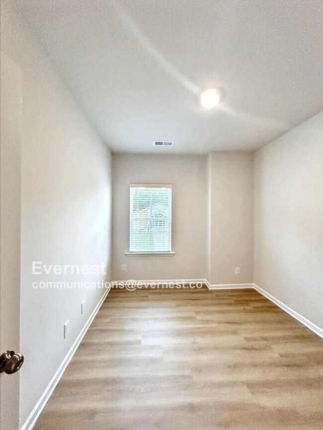 Building Photo - 307 Pawley Dr