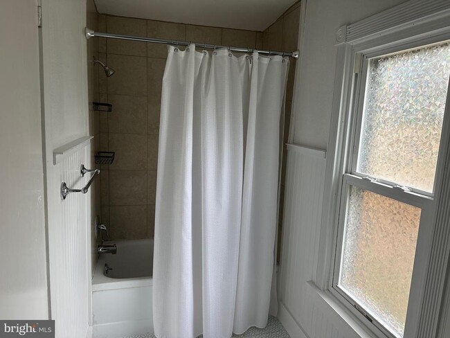 Building Photo - 64 Church Rd