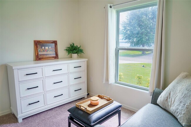 Building Photo - 1229 SW San Antonio Ave