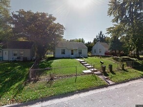 Building Photo - 5217 Crest Dr