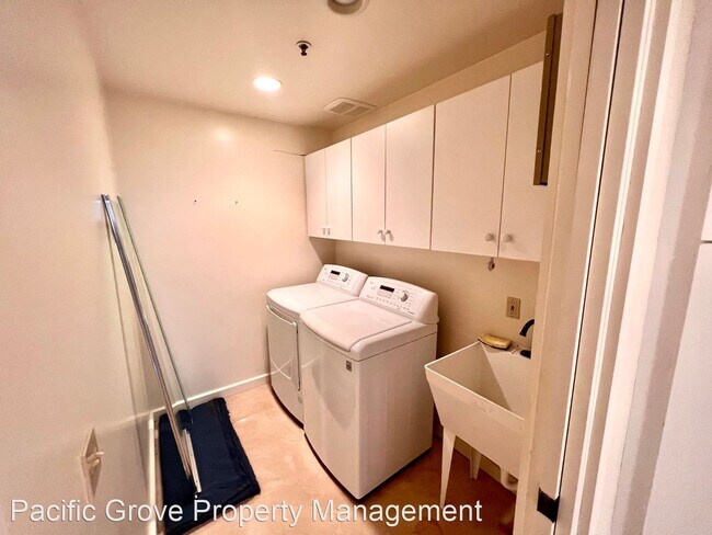 Building Photo - 3 br, 2.5 bath House - 165 Pacific Avenue