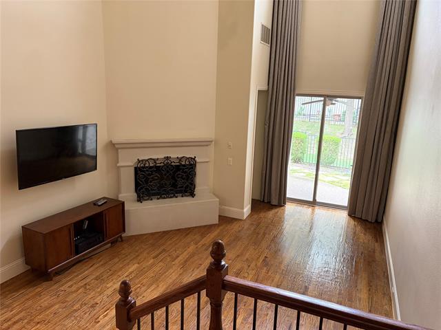 Building Photo - 14745 Stanford Ct