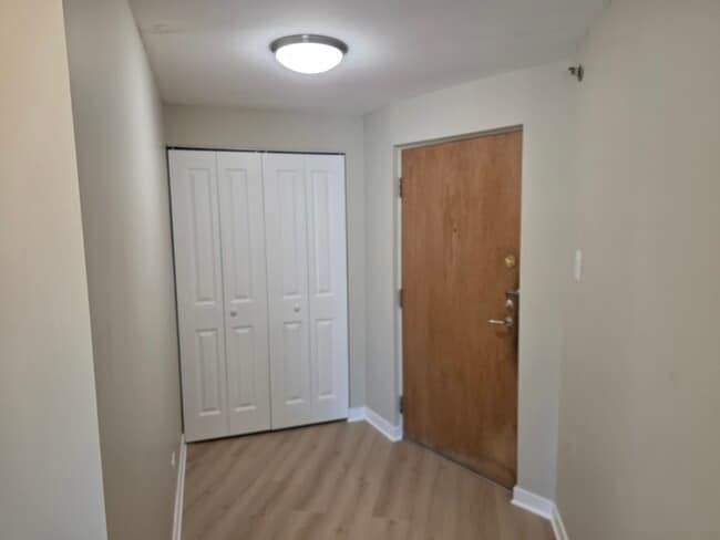 Building Photo - 3900 W 95th St