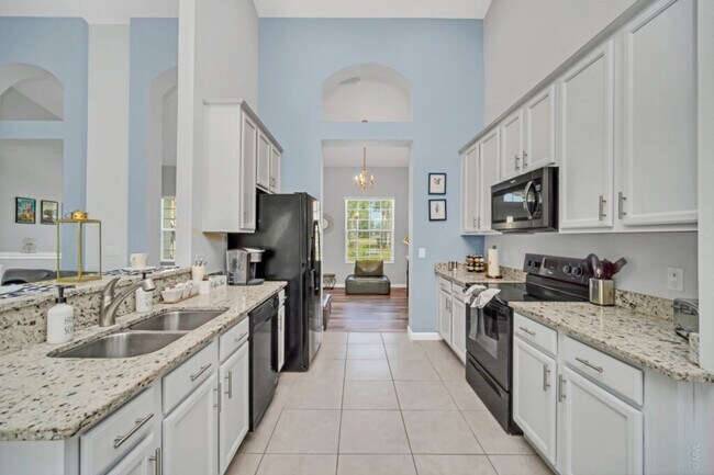 Building Photo - 4168 Oak Tree Dr