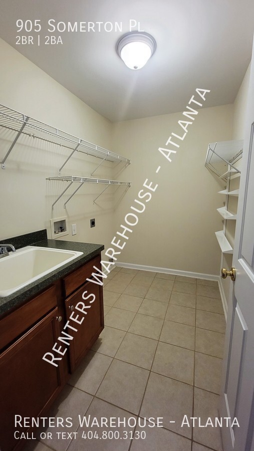 Building Photo - 905 Somerton Pl