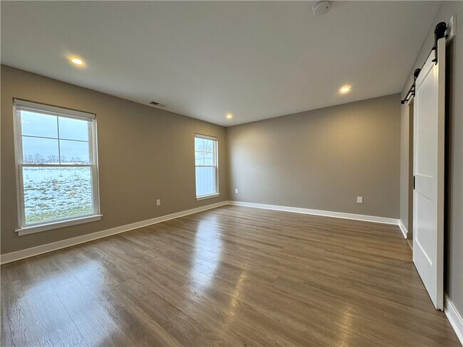 Building Photo - 593 Championship Dr