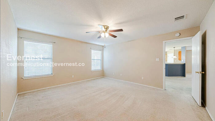 Building Photo - 109 Covey Ln