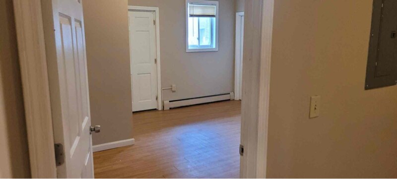 Building Photo - 7 School St