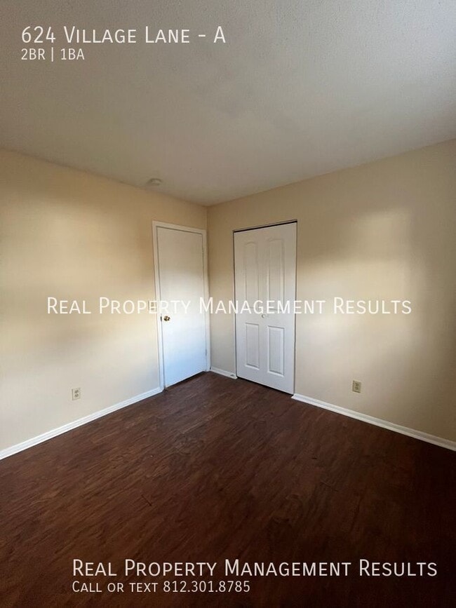 Building Photo - 624 Village Ln