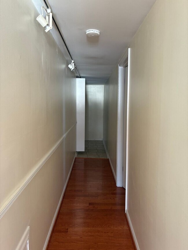 Building Photo - 1 Bedroom Waterfront Condo in Historic Downtown Havre de Grace