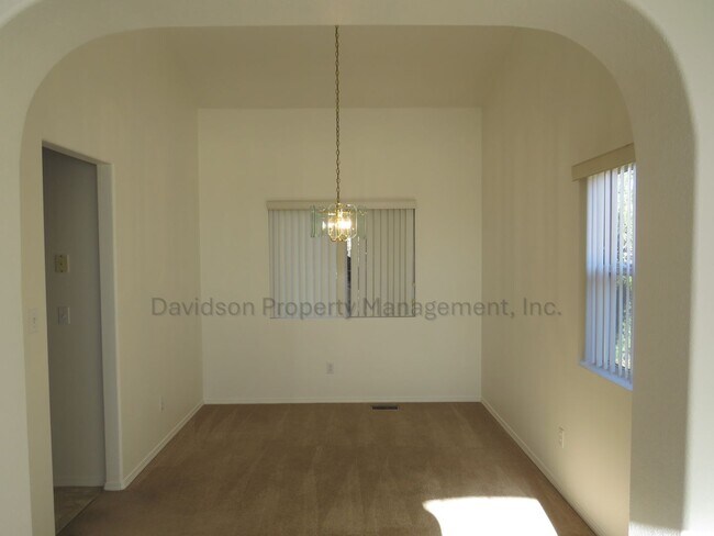 Building Photo - Spacious 3-Bedroom House in Pine Creek