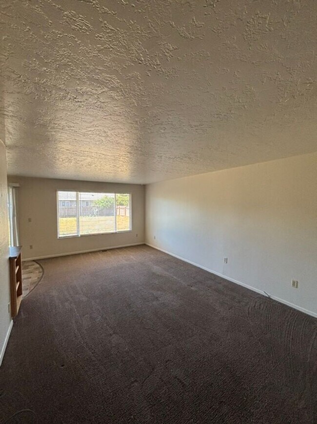 Building Photo - 408 E Pinehurst Dr