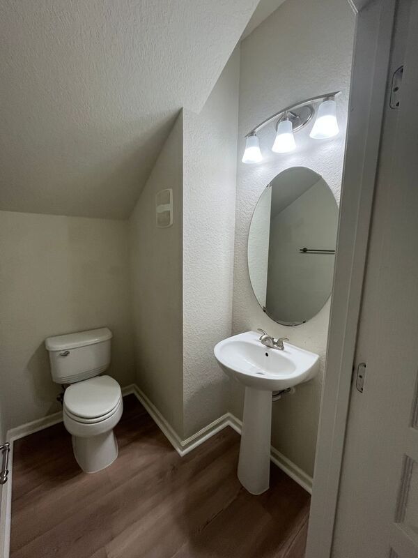 Building Photo - 12856 Salomon Cove Dr