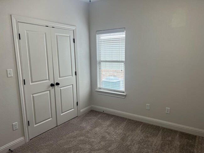 Building Photo - 2507 111th St