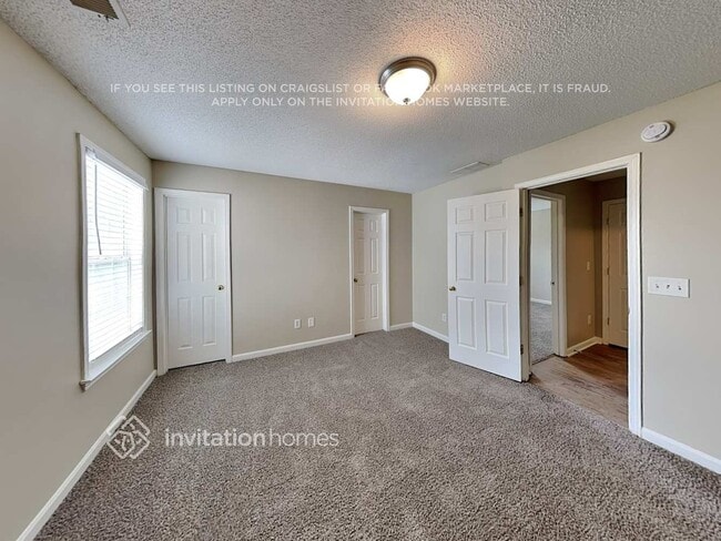 Building Photo - 1609 Heyford Cir NW