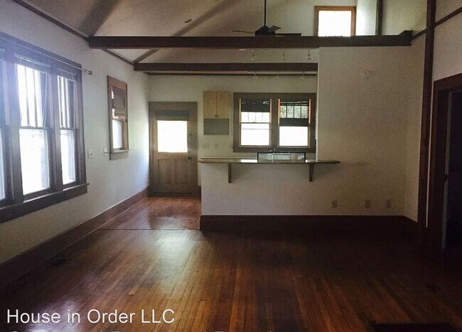 Building Photo - 3 br, 1 bath House - 127 Flint Street