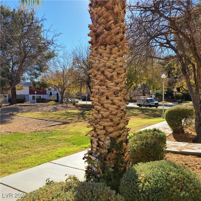 Building Photo - 342 Greenbriar Townhouse Way