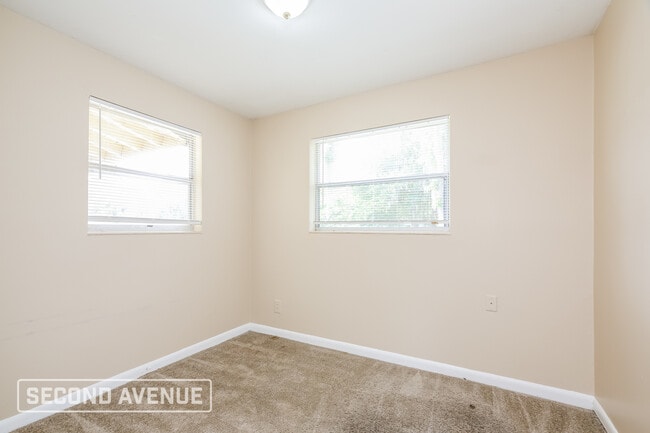 Building Photo - 4926 Tallyho Ave