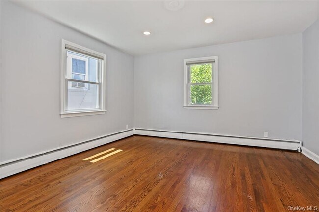 Building Photo - 155 Grand St