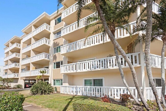 Building Photo - 1200 N Shore Dr NE
