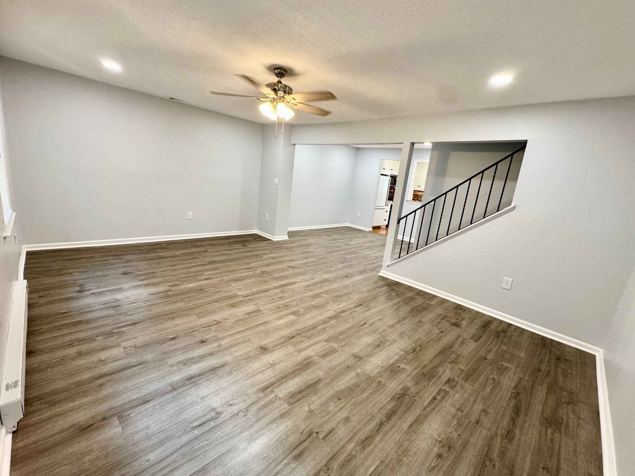 Living Room - 1984 Cricklewood Cv