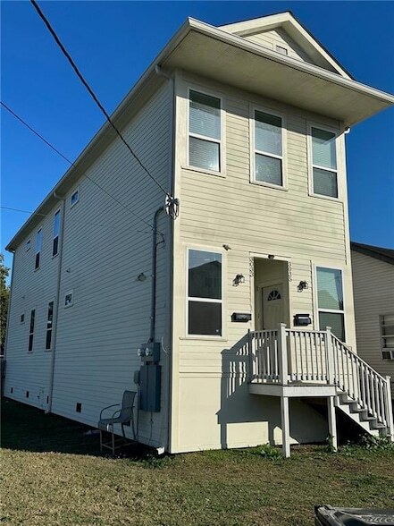 Building Photo - 3033 Pauger St