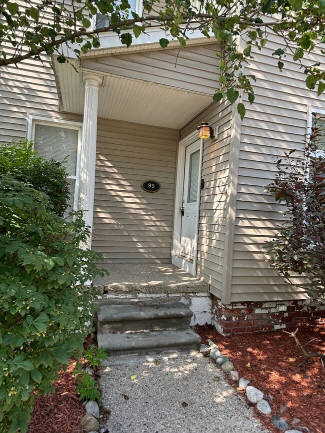 Building Photo - 99 Clinton St