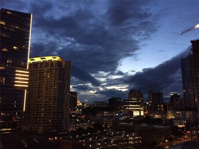 Building Photo - 112 Sandra Muraida Way