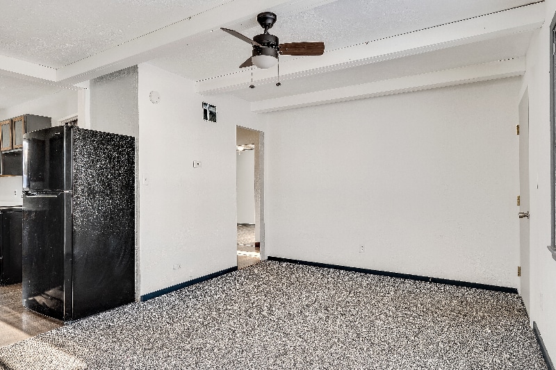 Building Photo - 731 E Division St