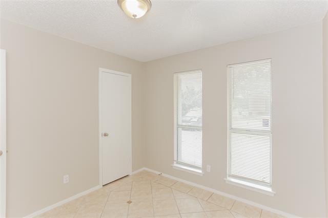 Building Photo - 2513 Mardell Dr