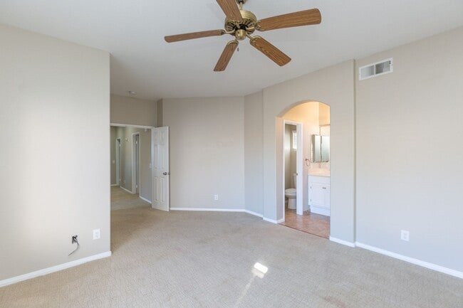 Building Photo - 3 bed, 2.5 bath DETACHED home in SCRIPPS RANCH