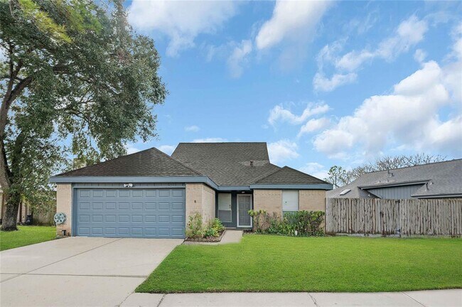 Building Photo - 2110 Highland Hills Dr