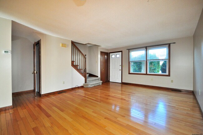 Building Photo - 3 St Marc Cir