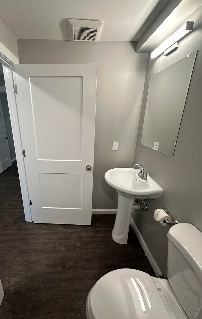 Building Photo - 10 Monarch Wy