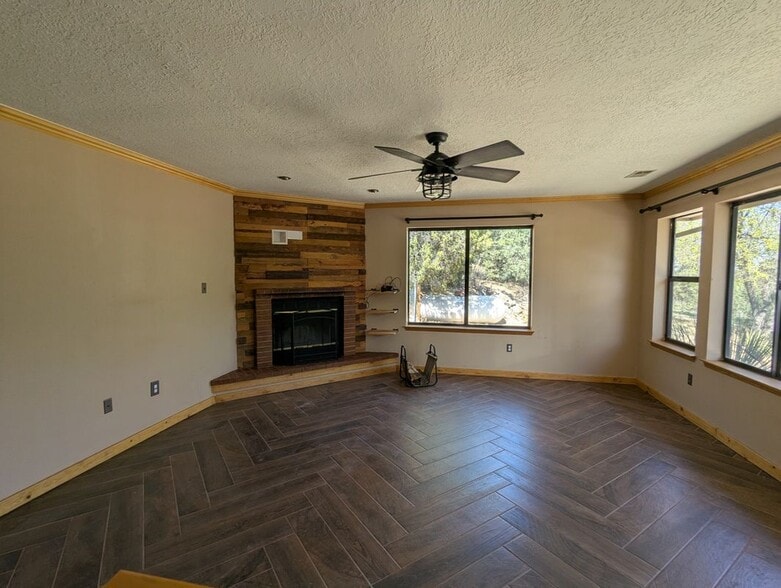 Building Photo - 4 Cavaletti Ct