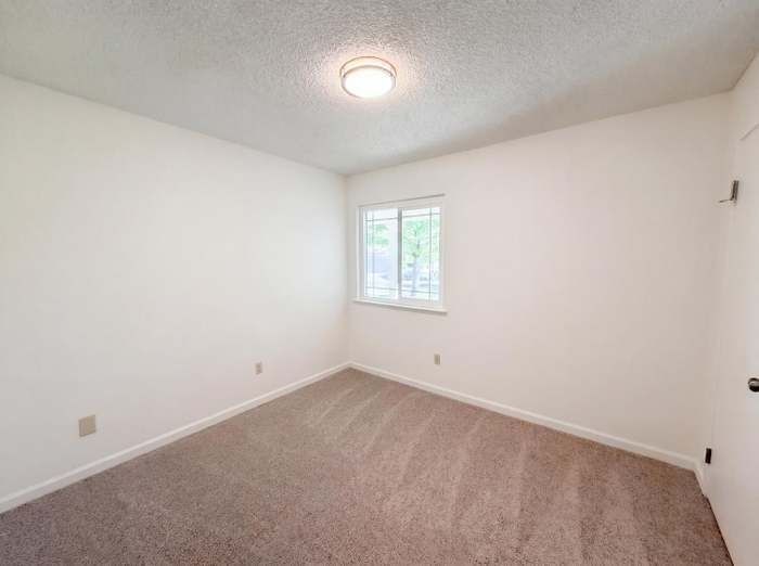 Building Photo - 5901 Small Hill Ct