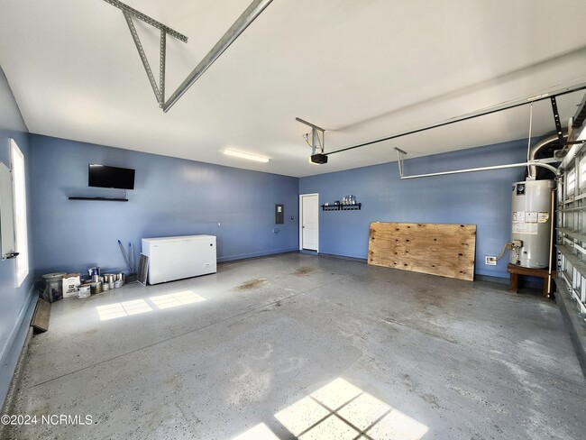 Building Photo - 1021 Bluefish Pl