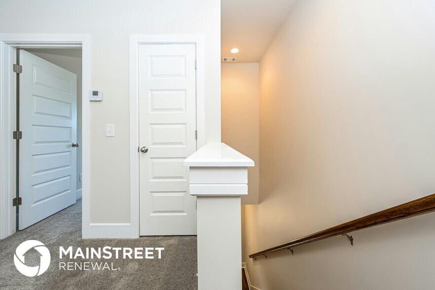 Building Photo - 104 Hartsville Ct