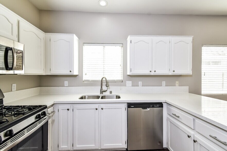 Building Photo - 7259 Rock Castle Ave