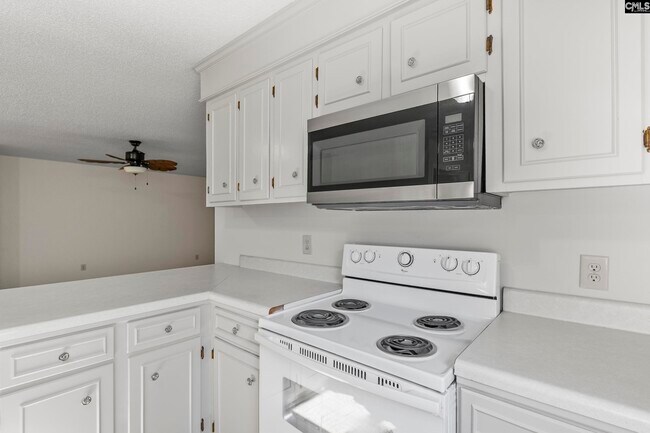 Building Photo - 241 Friarsgate Blvd