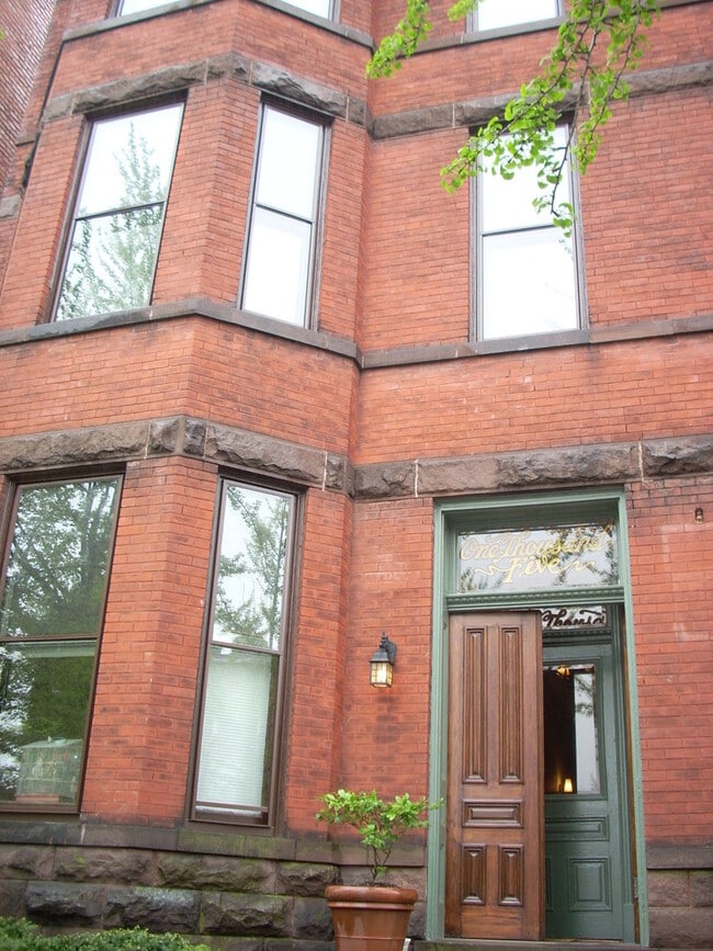 Building Photo - 1005 W Franklin St