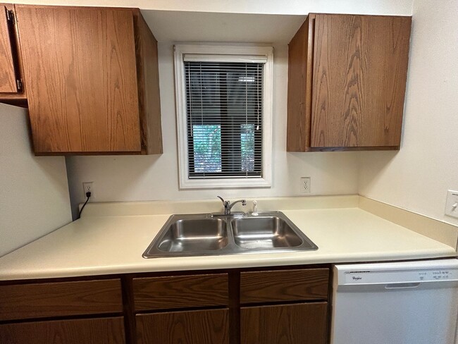 Building Photo - Black Mountain - Single Level Two Bedroom ...