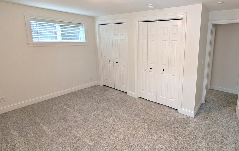 Building Photo - 1109 S Walnut St