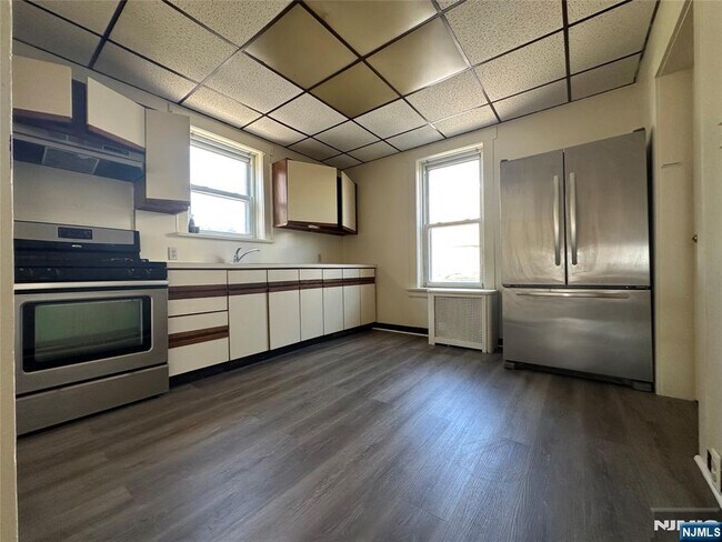 Building Photo - 31 Morgan Pl