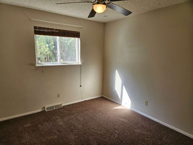 Building Photo - Charming 3-bedroom, 2-bathroom home